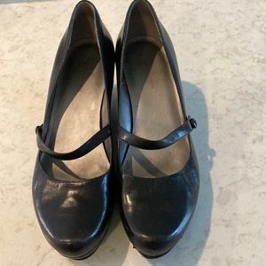 Marc Fisher size 7.5 Mary Jane wedges